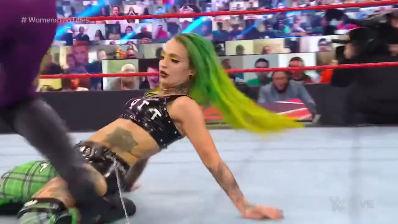 Shayna Baszler & Nia Jax (c) vs Riott Squad – WWE Women’s Tag Championships Match: Raw, Oct. 5, 2020
