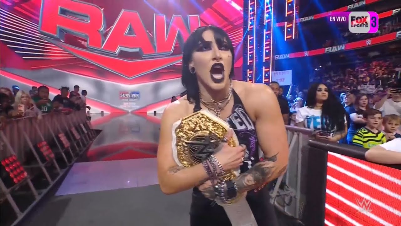 Zoey Stark confronta Rhea Ripley - WWE RAW 13 de Noviembre 2023 Español Latino background