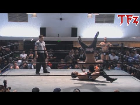 Best Friends Can Moonsault! background