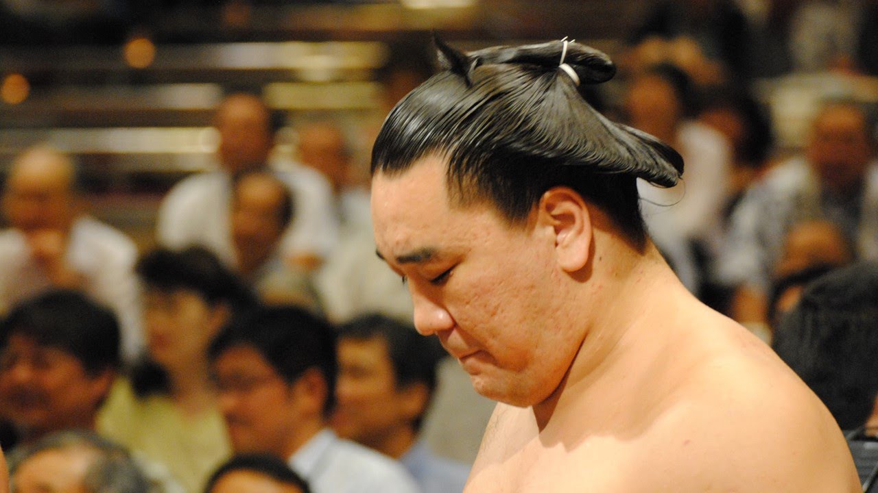Harumafuji's message, training updates and yukata face-masks background