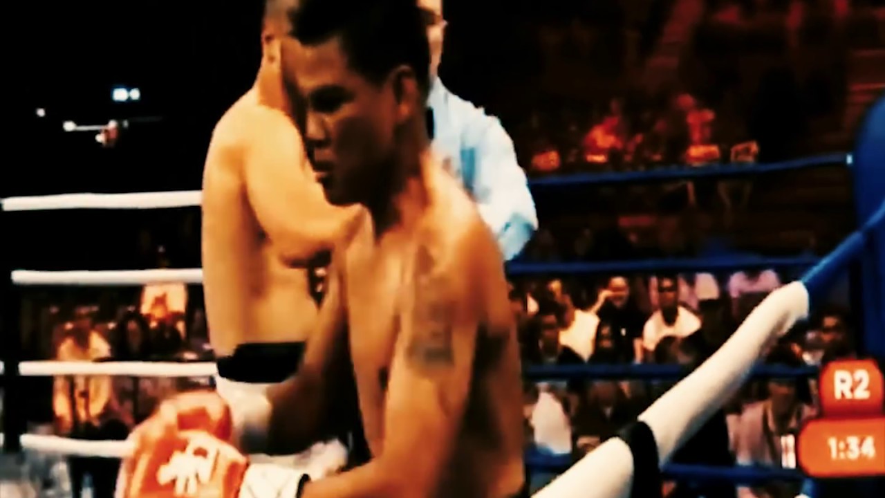 MuayThai Fighter Goes Weirdo In Boxing Match background
