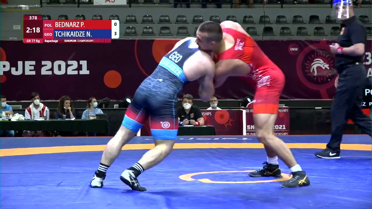 Repechage GR - 77 kg: P. BEDNARZ (POL) v. N. TCHIKAIDZE (GEO) background