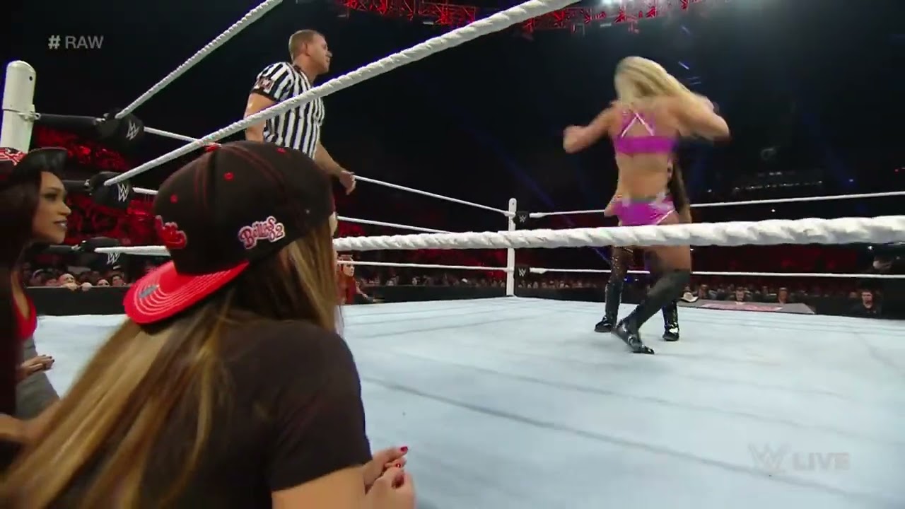 Charlotte vs. Brie Bella: Raw, Sept. 21, 2015