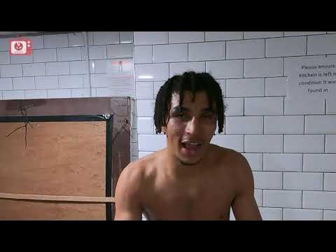 Young Levi Barnes banks another 4 rounds against Estonian Dmitri Protkunas background