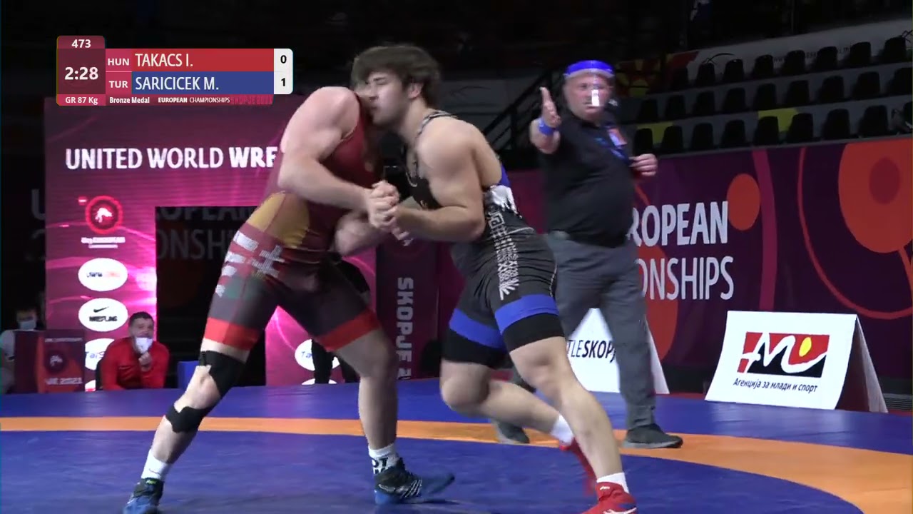 BRONZE GR - 87 kg: I. TAKACS (HUN) v. M. SARICICEK (TUR) background