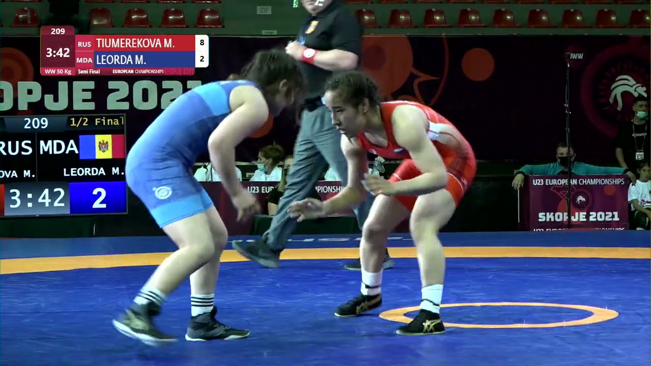 1/2 WW - 50 kg: M. TIUMEREKOVA (RUS) v. M. LEORDA (MDA) background