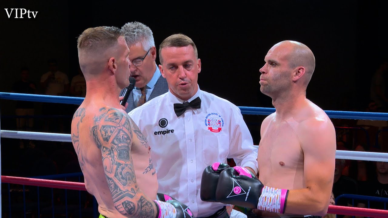 Darren Tetley v Richard Helm at Bolton's Whites Hotel on 24th June 2023 background
