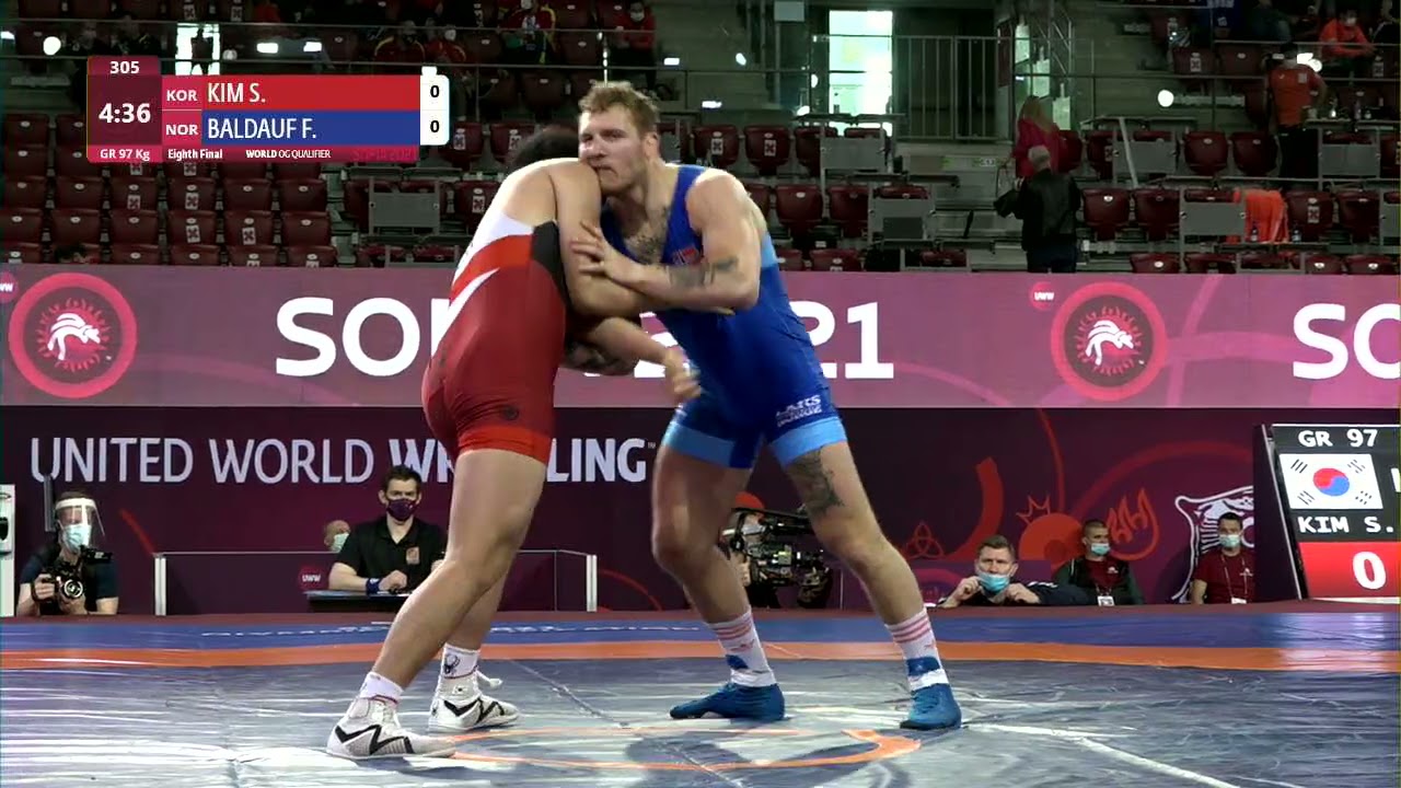 1/8 GR - 97 kg: S. KIM (KOR) v. F. BALDAUF (NOR) background