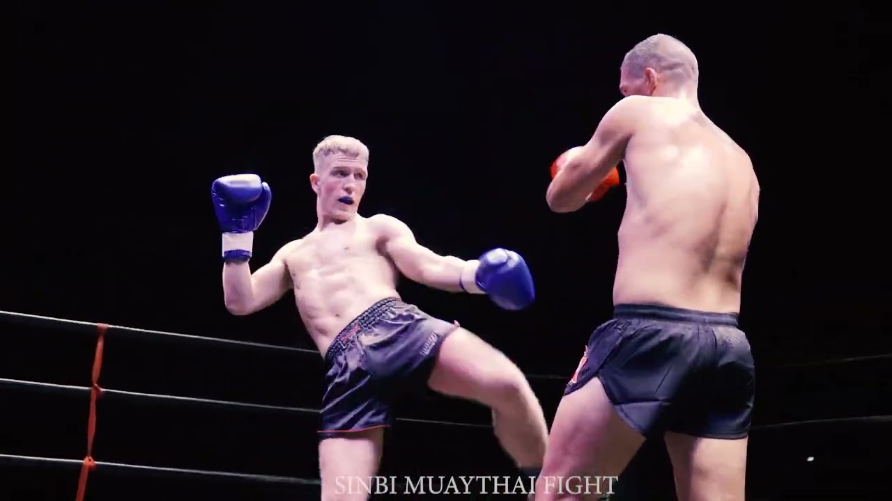 Alberto Sinbimuaythai from Spain Red vs Stan Powerhousephuket from Russia Blue