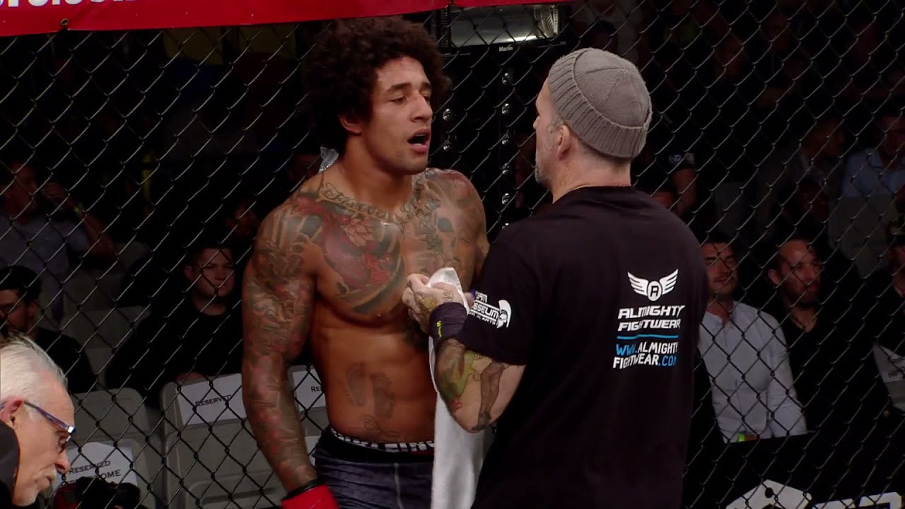 Cage Warriors 74: Saul Rogers vs. Mick Sinclair background