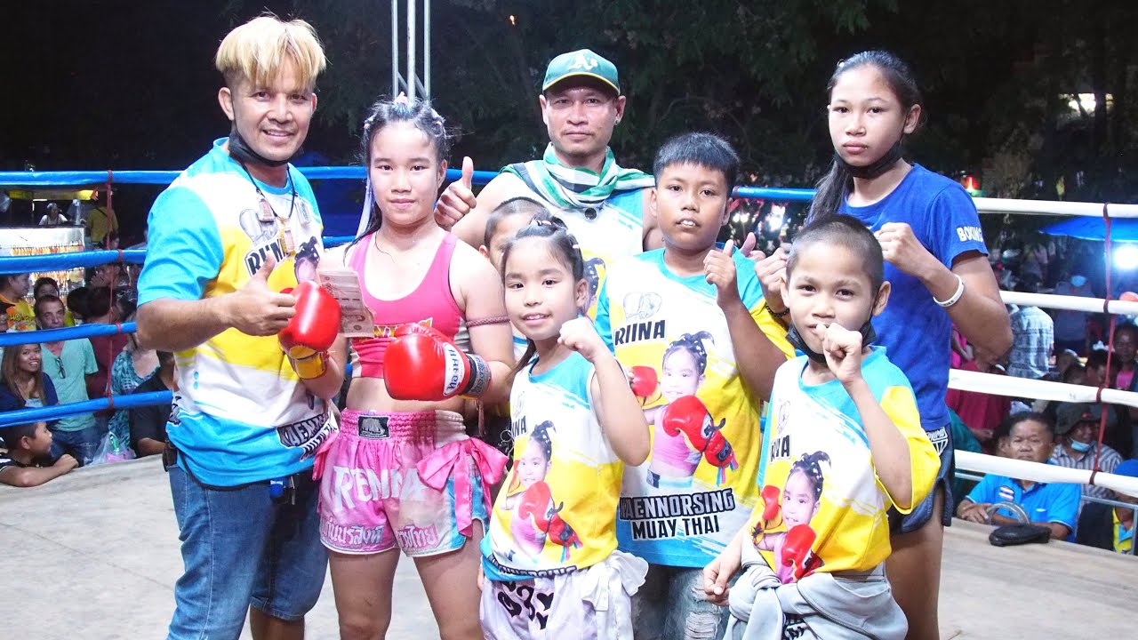 คุยกันหลังชกจ้า試合翌日!The day after the fight!! background