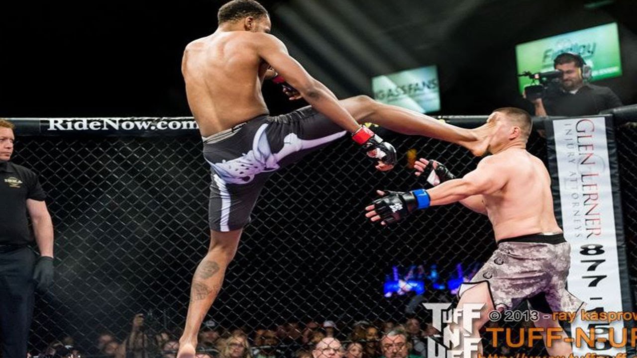 Jose Munoz vs De Andre Marshall background