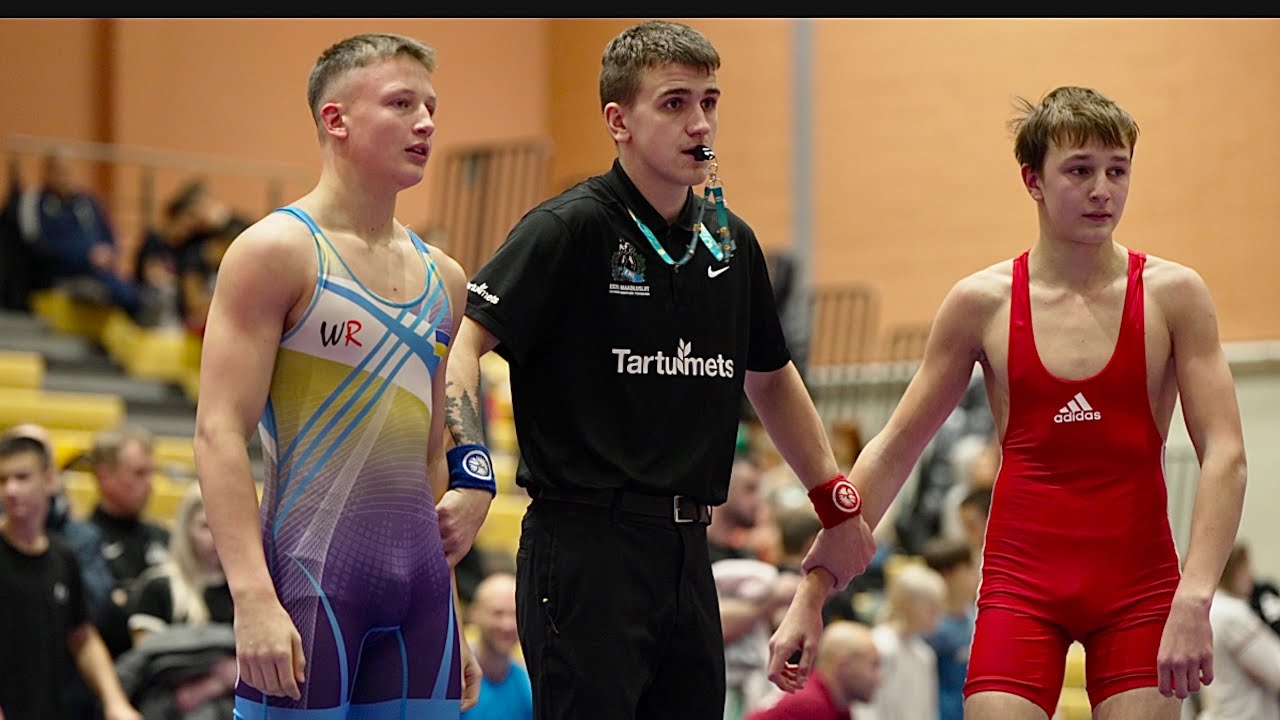 U17 E. Benkens (LAT) vs O. Kosintsev (EST) 68kg. Youth boys freestyle wrestling.