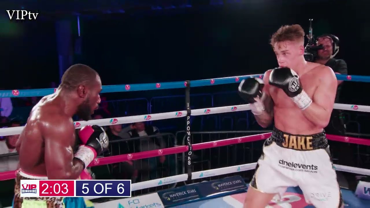 Jake Goodwin v Serge Ambomo at VIP's Doncaster Races show on 8.10.22 background