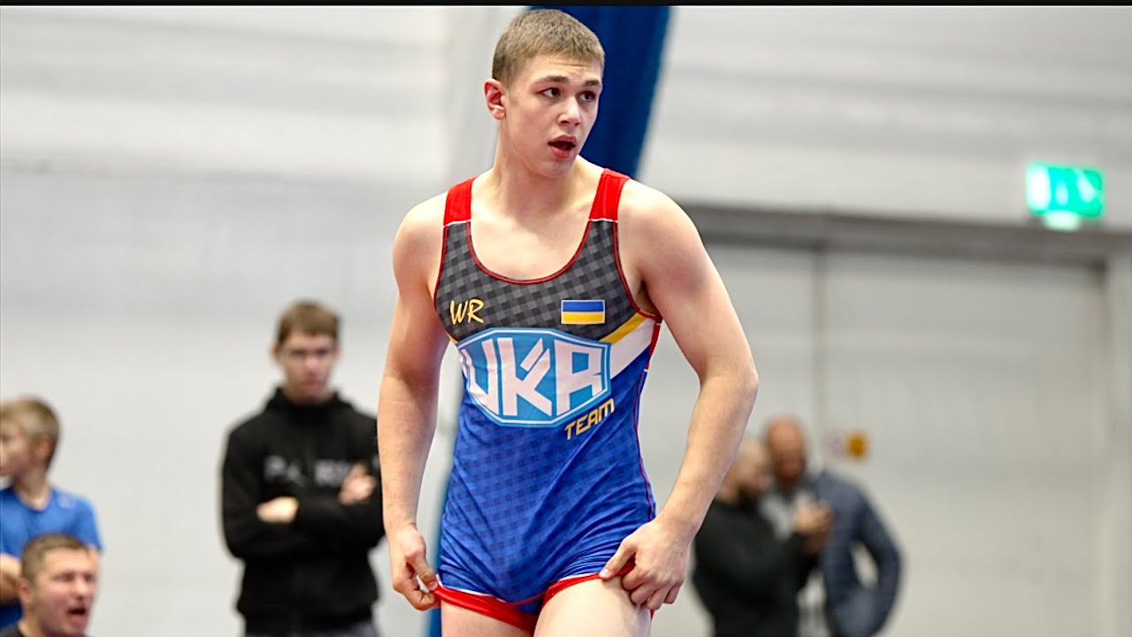 U15 O. Kruchinin (UKR) vs K. Kragis (LAT) 85kg. Youth boys greco-roman wrestling. background
