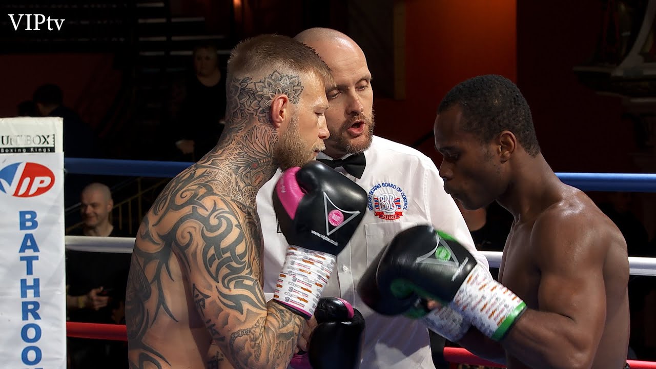 Desire Adami v Fonz Alexander at VIP's show in Liverpool's Olympia on 23.04.22