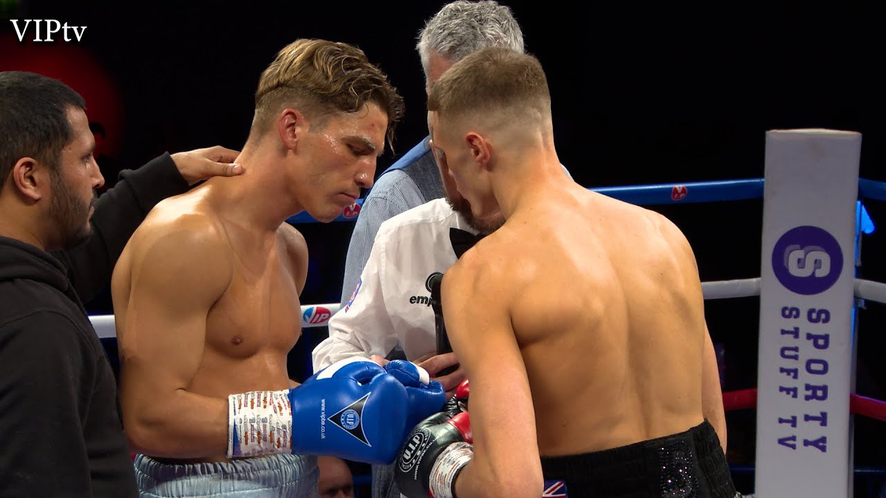 Bayan Khalil v Jake Smith at The University of Bolton Stadium 11.03.2023