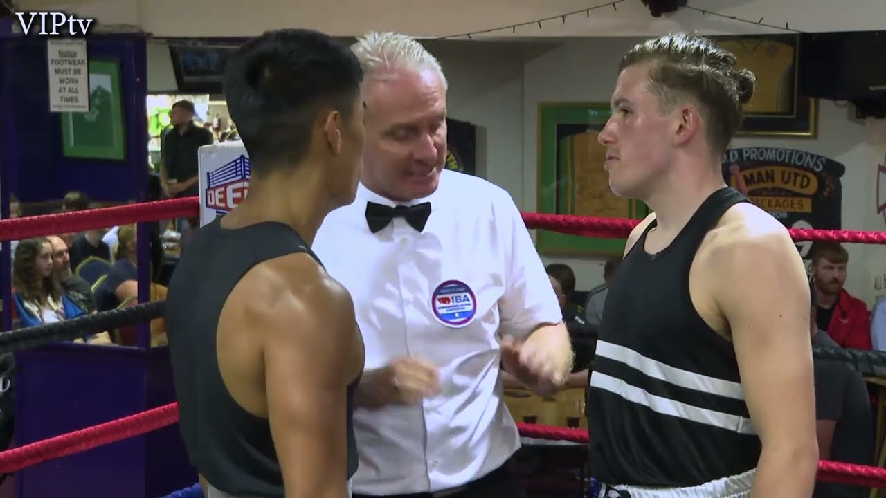 69kg Senior Daniel Huynh (St John's ABC) v Loui Woods (Ancoats Lads) background