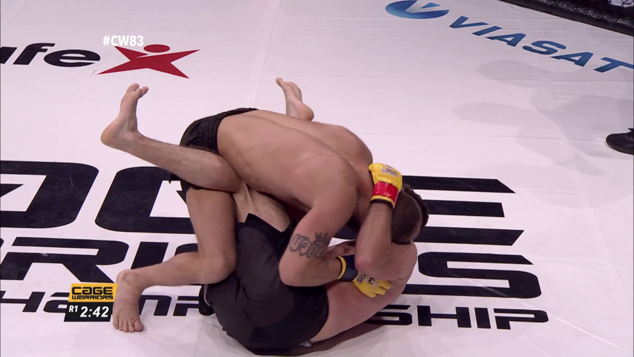CW83: Damo Weeden vs Kris Edwards background