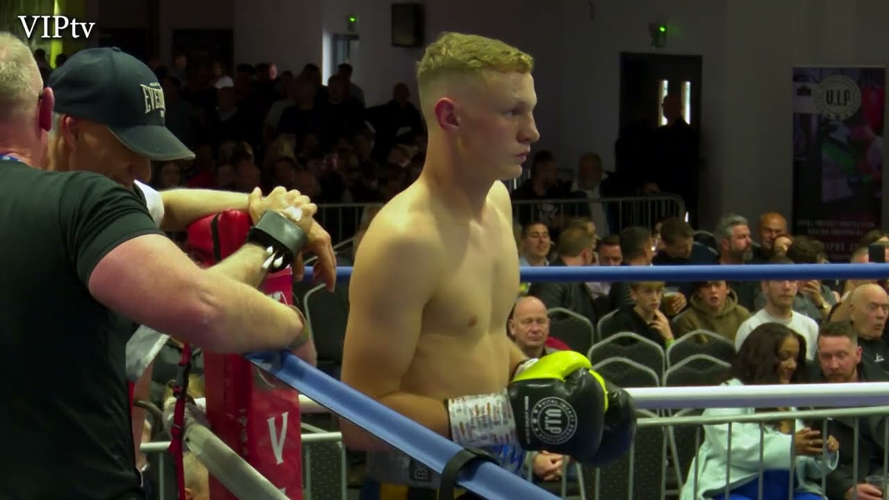 Thaun Wright v Jamie Quinn at AJ Bell Stadium, Salford on 18 June 2022 background