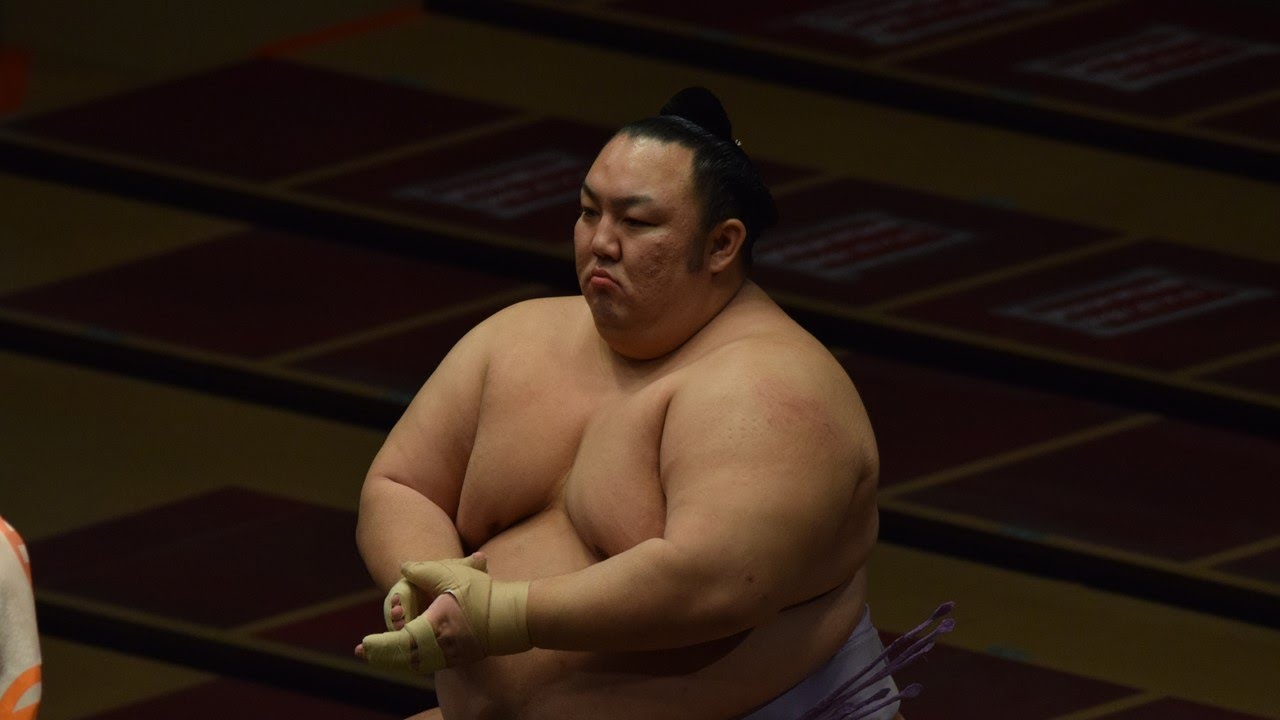 When Kotoyuki's thrusts connect...