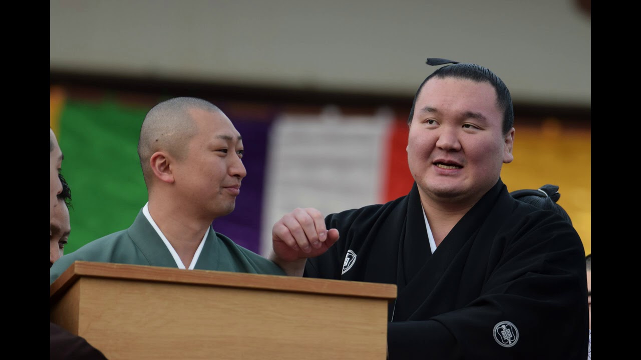 Hakuho's coach retracts "career on the line" comment background