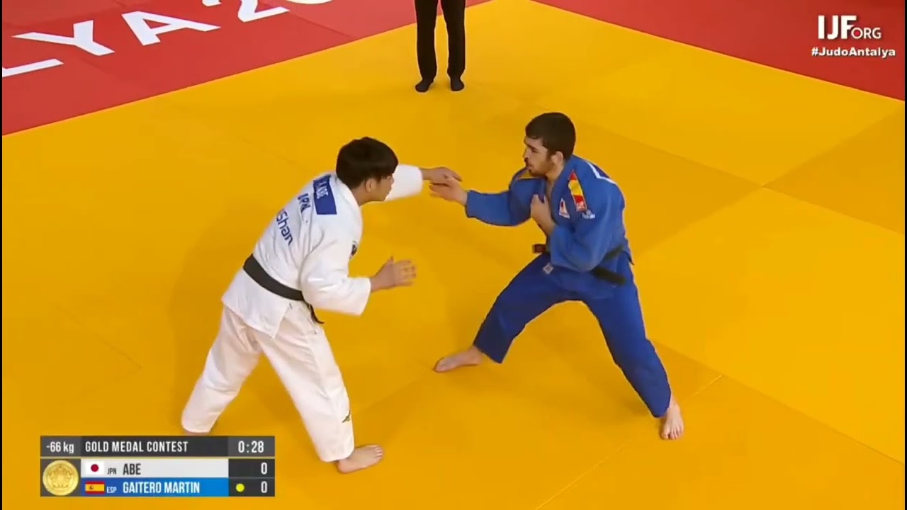 Hifumi ABE π―π΅π Alberto GAITERO MARTIN πͺπΈ, final -66kg. Grand Slam Antalya, Turkey πΉπ· 2021 backdrop