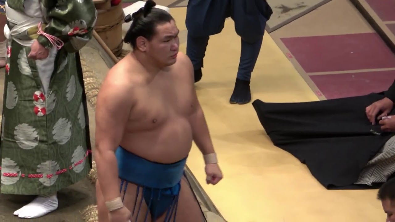 Hoshoryu: "Stop analyzing my blood type"; Akua "inspired by Harumafuji" background