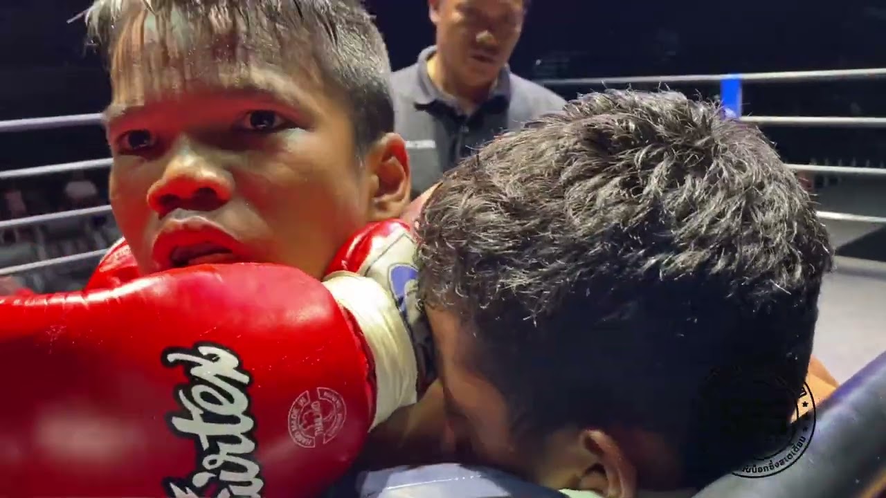 Patakleela Sinbi Muay Thai ๐น๐ญ (red) v Persie Jae Aew Sports Centre ๐น๐ญ (blue) background