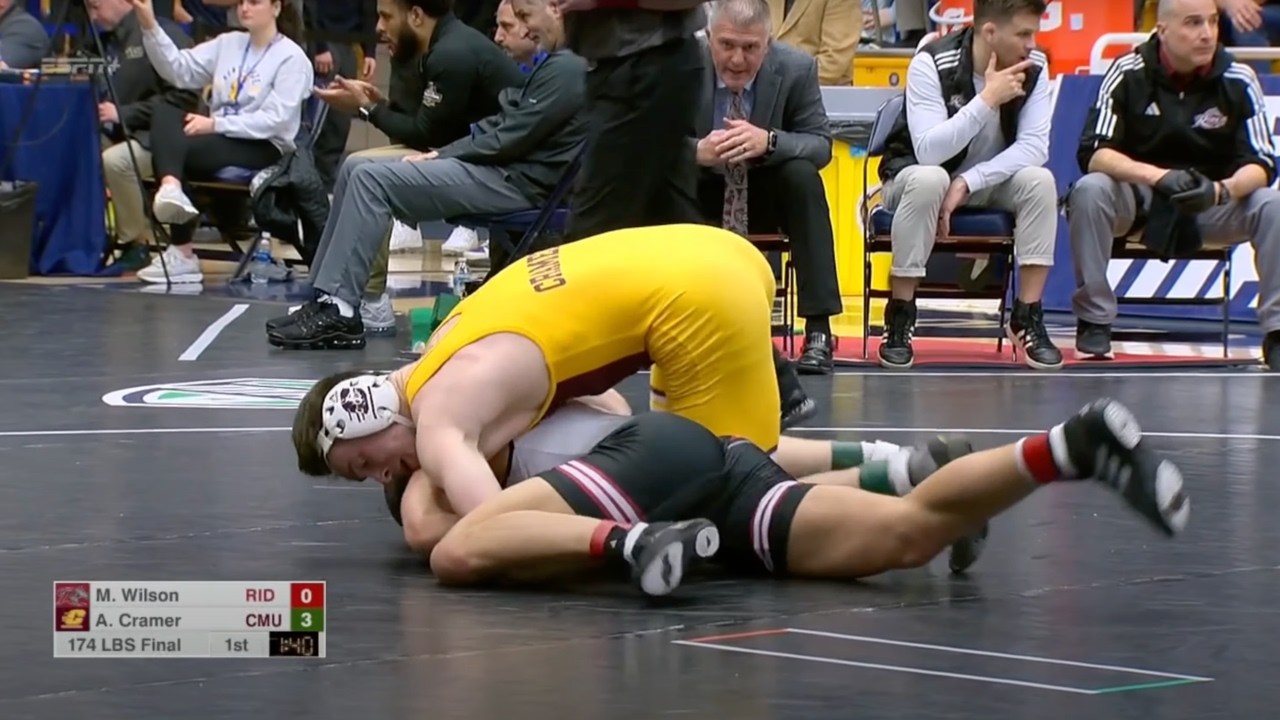 174lbs Alex Cramer (Central Michigan) vs Michael Wilon (Rider)