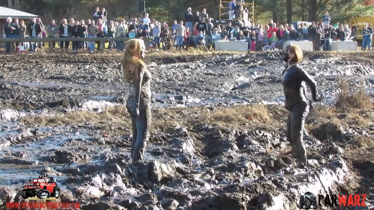 2 Girls Mud Wrestling At 84th St Mud Bog