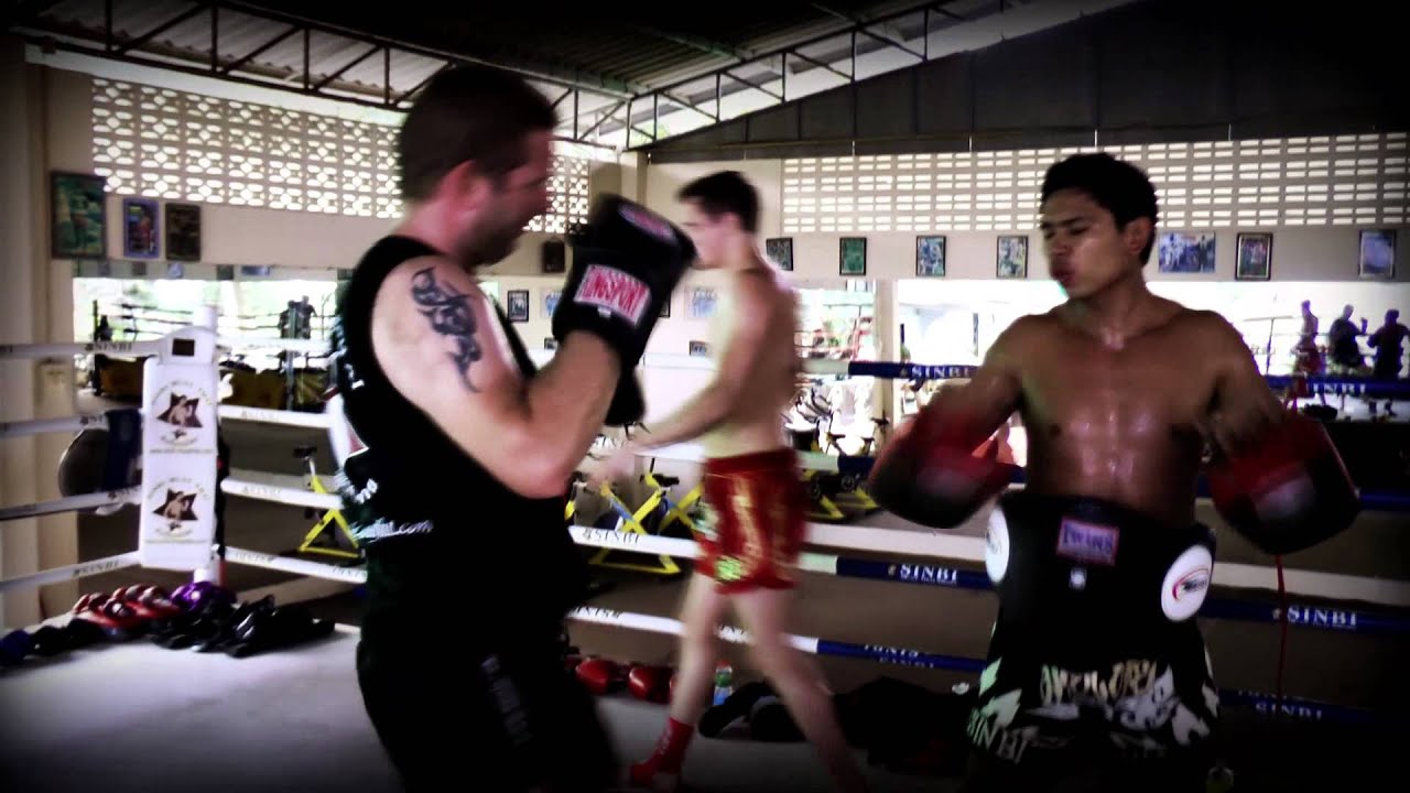 Lewis from Australia Training @ Sinbi Muay Thai With Trainer Chalee