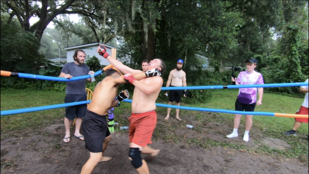 STREETBEEFS TAMPA | CREATURE vs EL OSO LOBO background