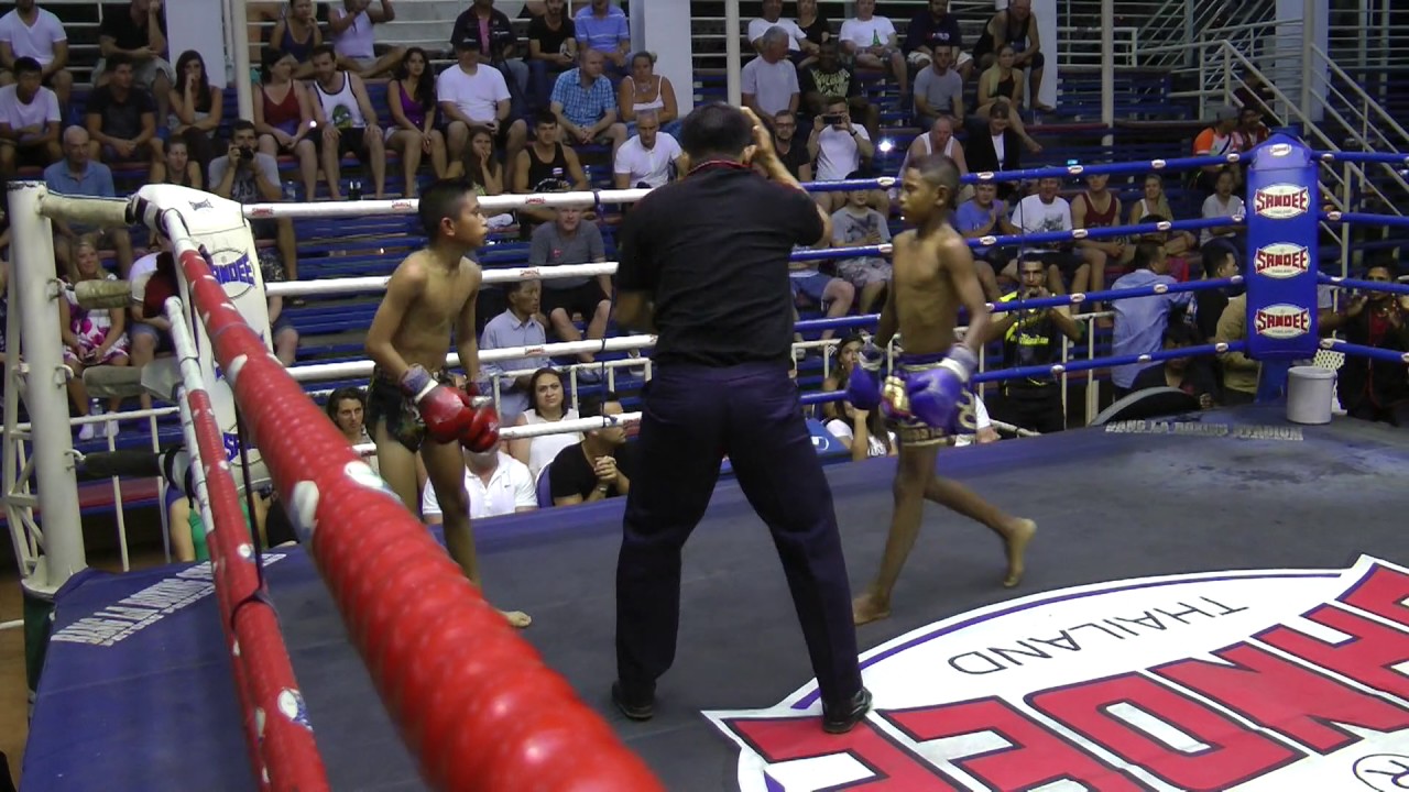 Owen (Pataklek Sinbi Muay Thai- Red Corner) fights at Bangla Stadium- 14.11.2016