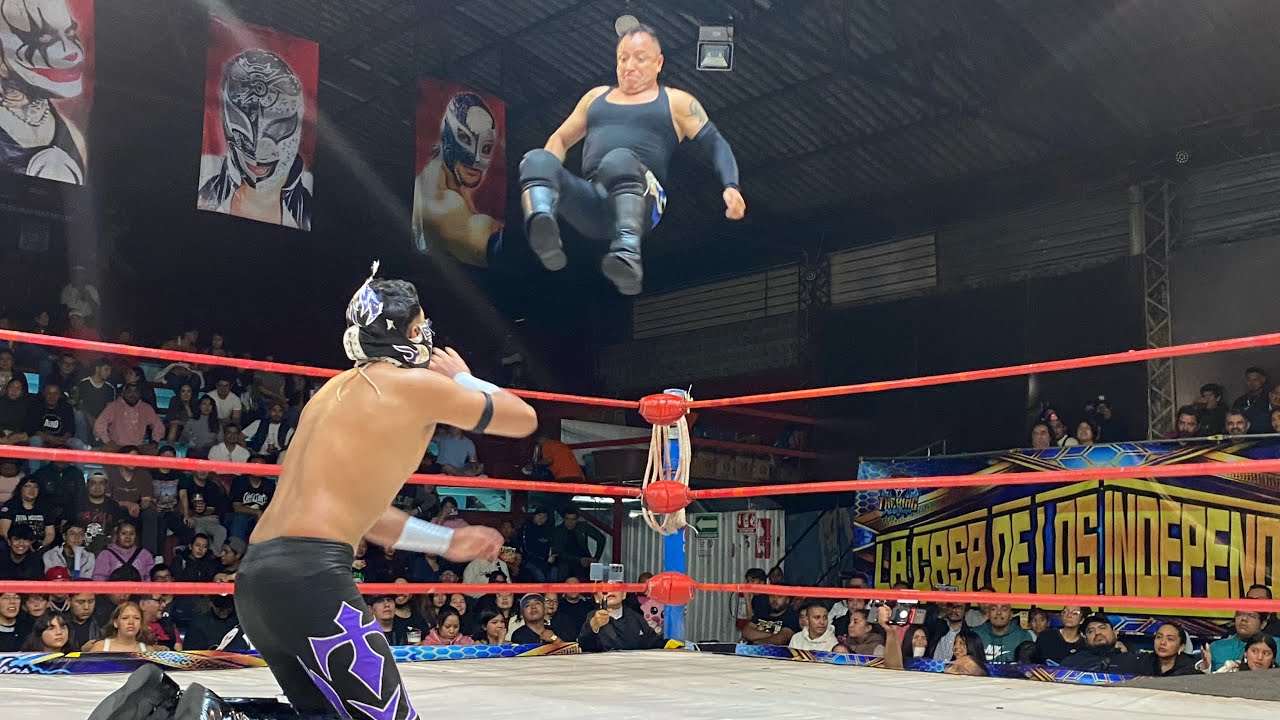 Triangular maestros aéreos Argos Vs Freelance Vs Tormento Jr con The King Phantom background