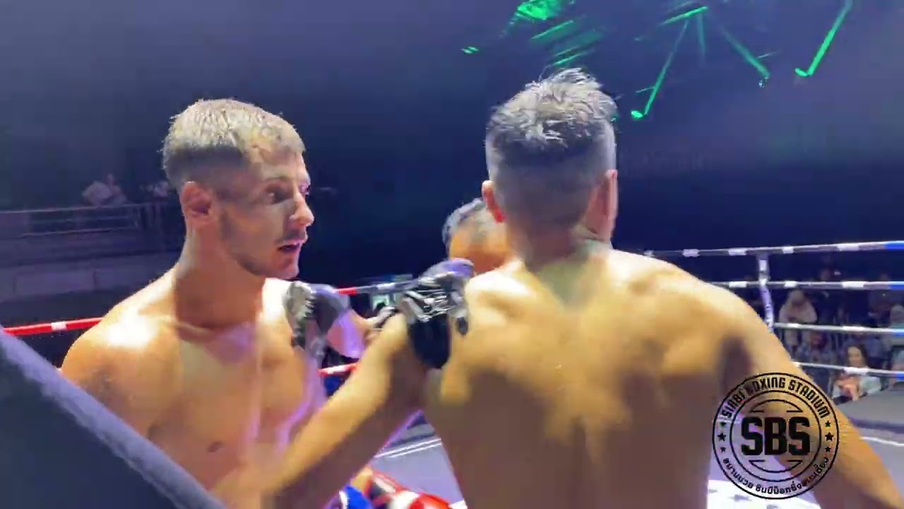 Raphael  Sinbi Muay Thai  from France 🇫🇷 (red) v The Winner S. PongamornfromThailand🇹🇭 (blue)
