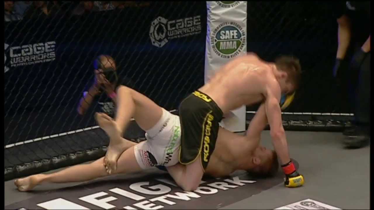 Cage Warriors 59: Dave Hill v Brian Moore background