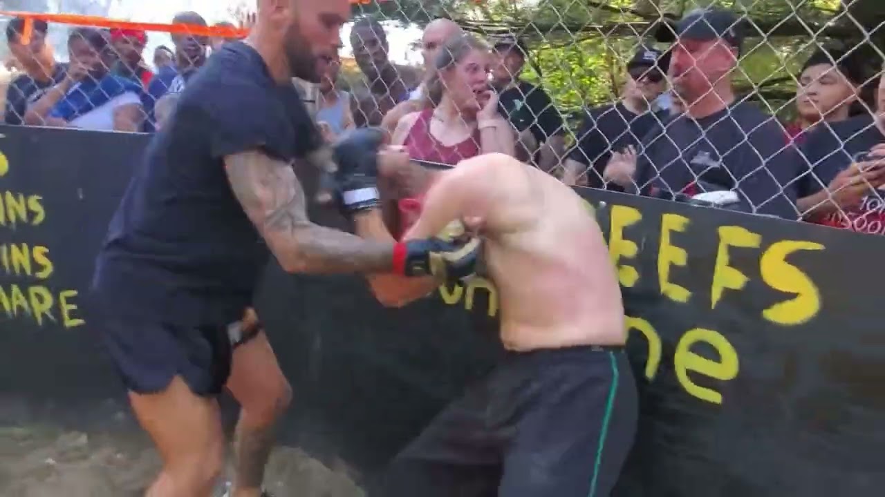 HOLLAND KICK BOXER vs AMERICAN KICK BOXER (Throwback) background