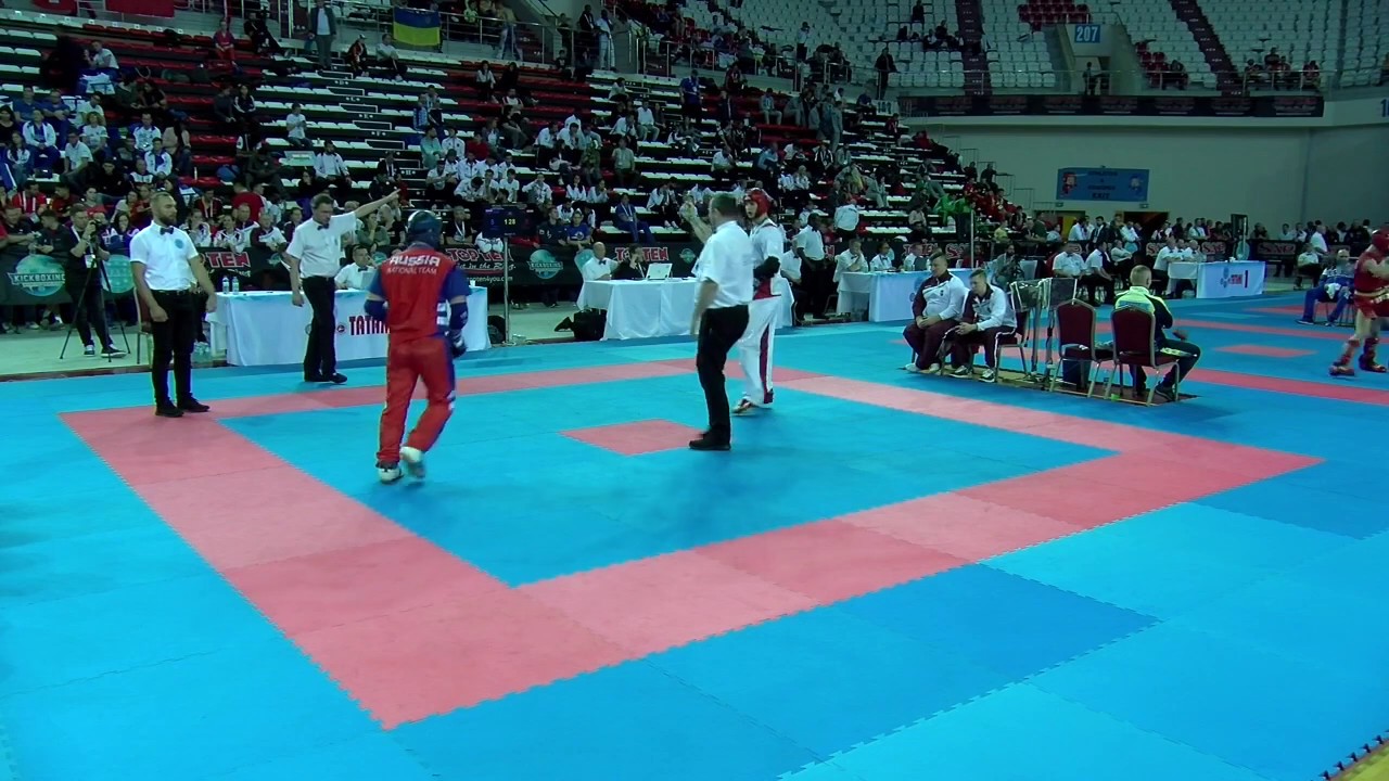 Jeno Rohonczi v Nikita Lapshin WAKO World Championships 2019 background