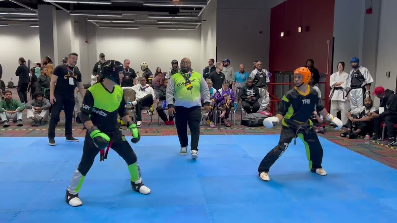 Larry Gonzalez vs Juan Ramon Fernandez 40 & Over Lightweight Sparring - AKA Warrior Cup 2024 background