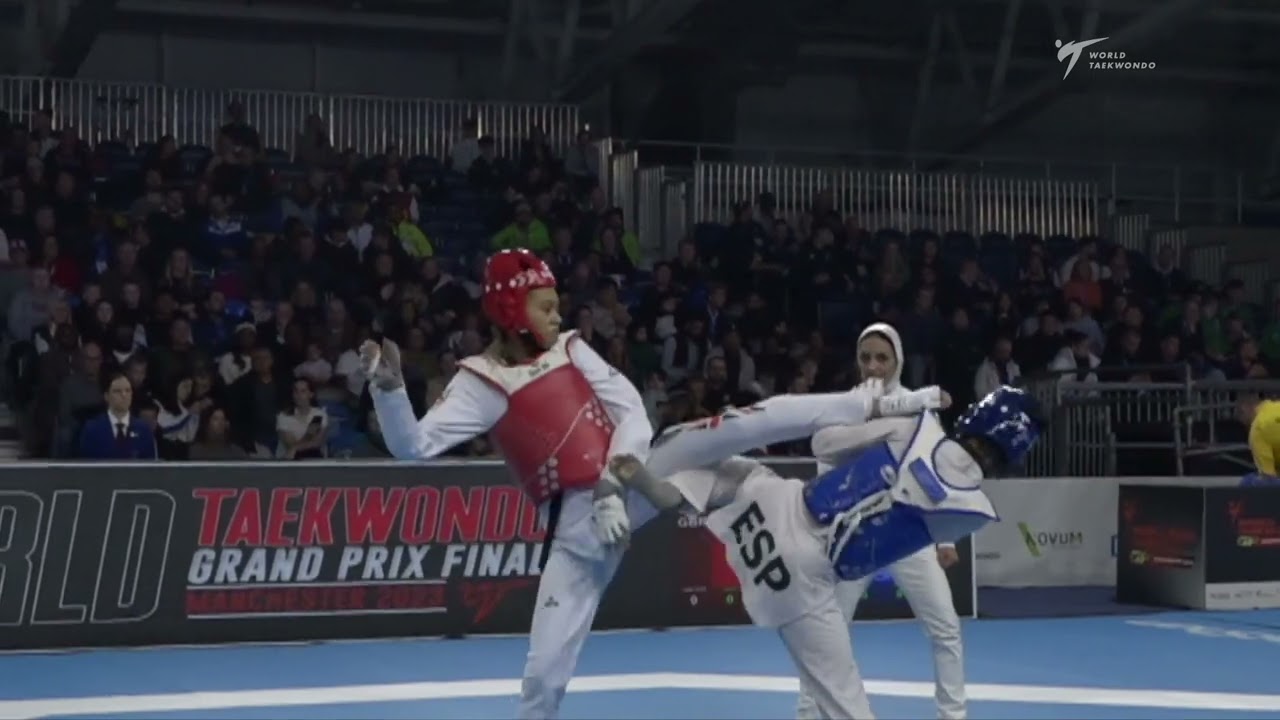 205 Round of 16 WOMEN W 57KG ESP PEREZ PARRADO A GBR POWELL A background