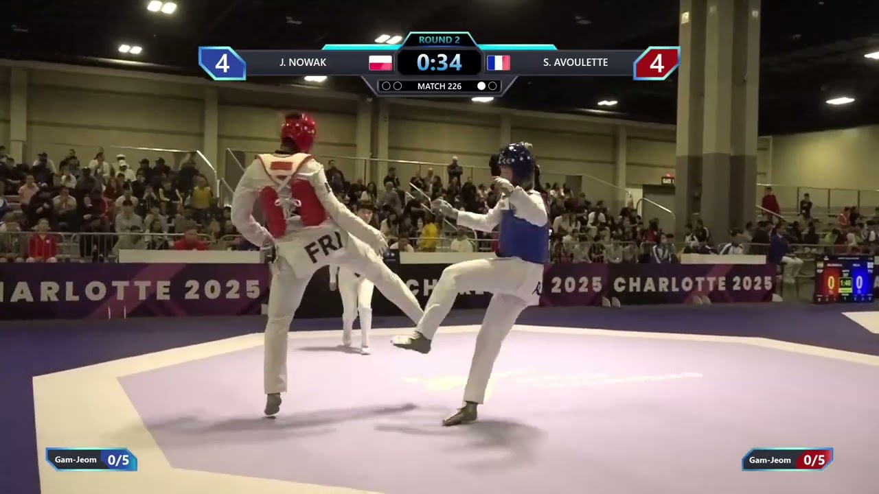 226 Round of 32 W +67kg POL J NOWAK FRA S AVOULETTE PGM background