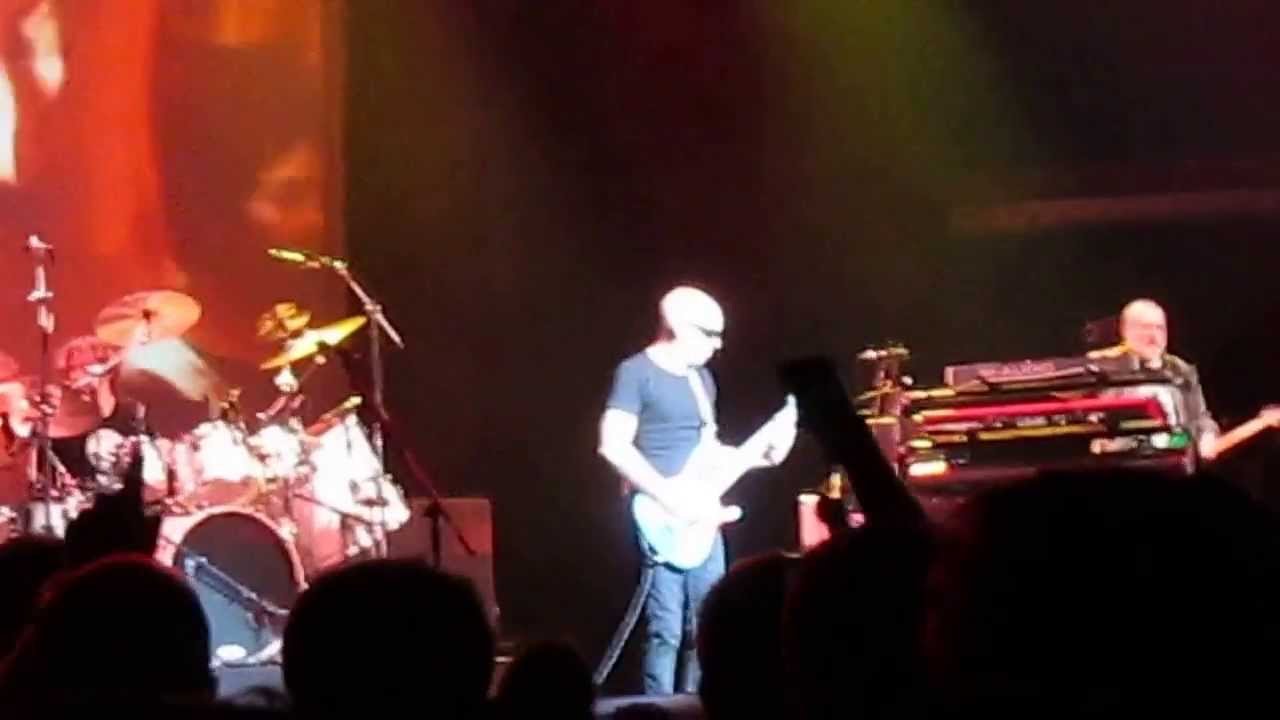 Joe Satriani - Crowd Chant background