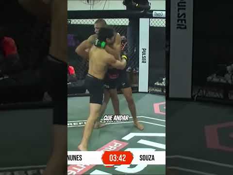 A luta mais insana da minha carreira no MMA (QUASE APAGUEI đš) background