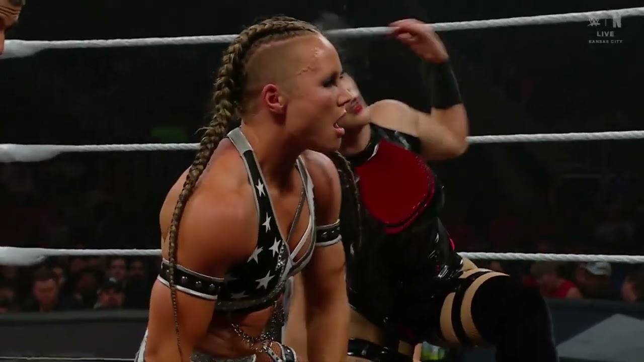 Stephanie Vaquer vs Ivy Nile (2/2): Raw, Apr. 28, 2025 background