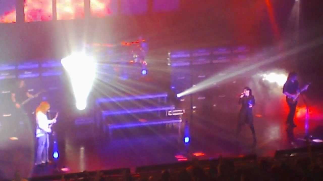 Megadeth w/Cristina Scabbia - A Tout le Monde (Set Me Free) background