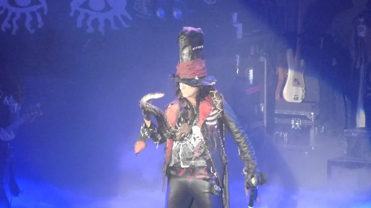 Alice Cooper - Welcome to My Nightmare background