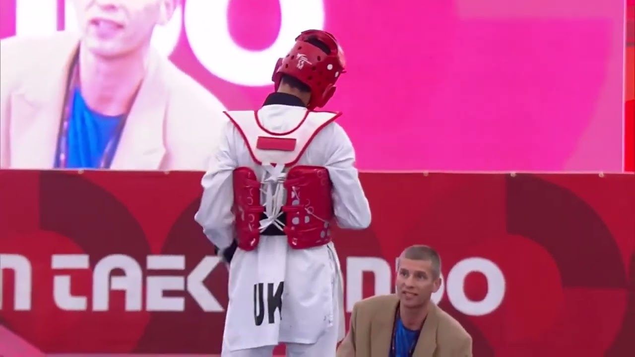 329 Semi Final Men 59kg TUR BADEM Yusuf UKR MIRZOIEV Samir background