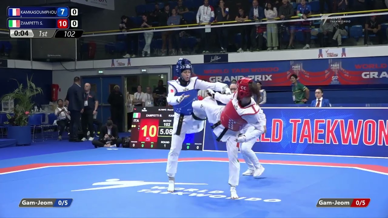 102 Round of 32 WOMEN W 49KG FRA KAMKASOUMPHOU L ITA ZAMPETTI S background