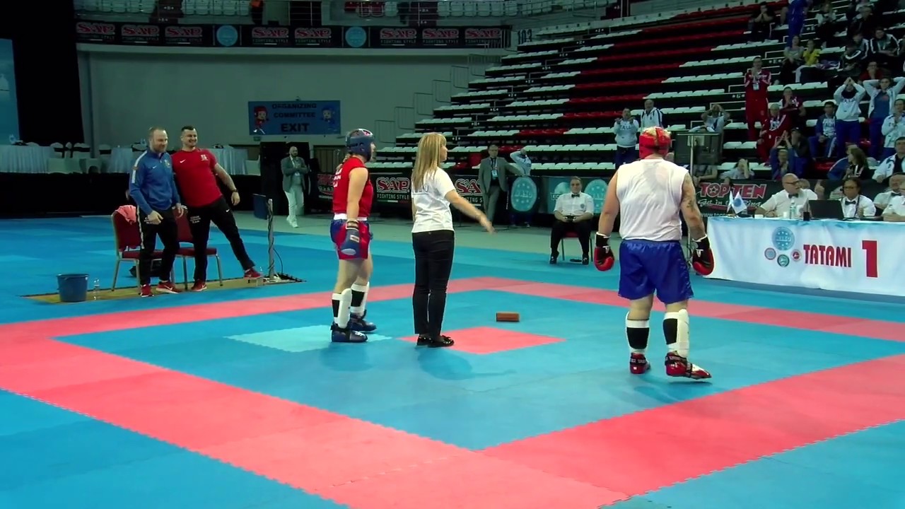 Giulia Compagno v Tereze Cvingerova WAKO World Championships 2019 background